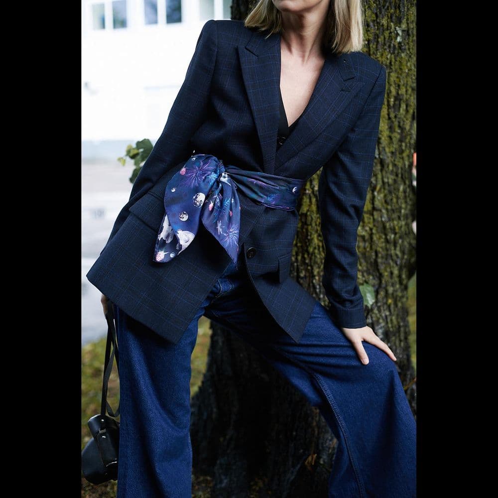 Square Silk Scarf Moon rabbit - Image 3